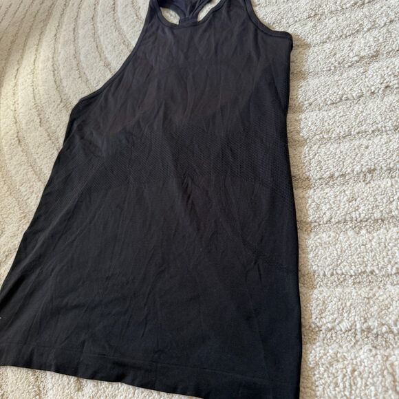 Lululemon Swiftly Tech T-Back in Black Size 8 - Picture 6 of 11